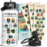 Botella Tyraivl 32oz frente a parques nacionales, ideal para excursiones.