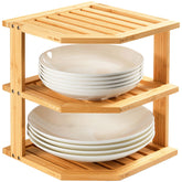 Organizador Umilife para platos en esquina de bambú, ahorro de espacio en armario.