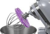 Whisk Wiper Pro limpia rápidamente el batidor en mezcladores de cabeza inclinable.