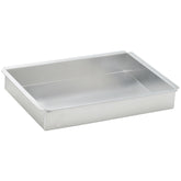 Pan rectangular de aluminio Winco 9x13 con borde extendido para hornear de forma estable.