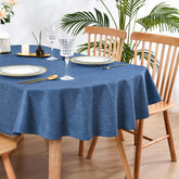 Mantel Wolkemer ovalado en mesa protege la superficie y aporta elegancia.