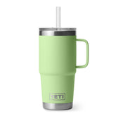 Manija ergonómica del YETI Rambler 25 oz para transporte cómodo durante viajes