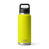 YETI Rambler 36 oz, botella amarilla luciérnaga, vista frontal y práctica.