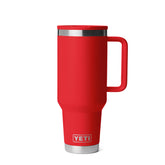YETI Rambler de 40 onzas muestra su gran capacidad para hidratar durante el día.