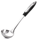 Cucharón Zulay Kitchen en acero inoxidable de 12 pulgadas, para servir caldos con precisión.