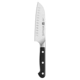 Zwilling Pro Santoku de 14 cm, hoja de borde hueco para corte suave y preciso.