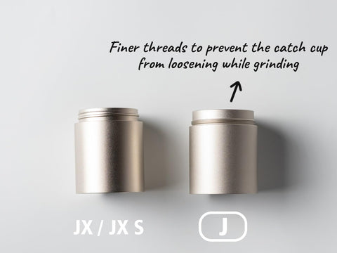 1Zpresso J plateado, diseño compacto para transporte sencillo.