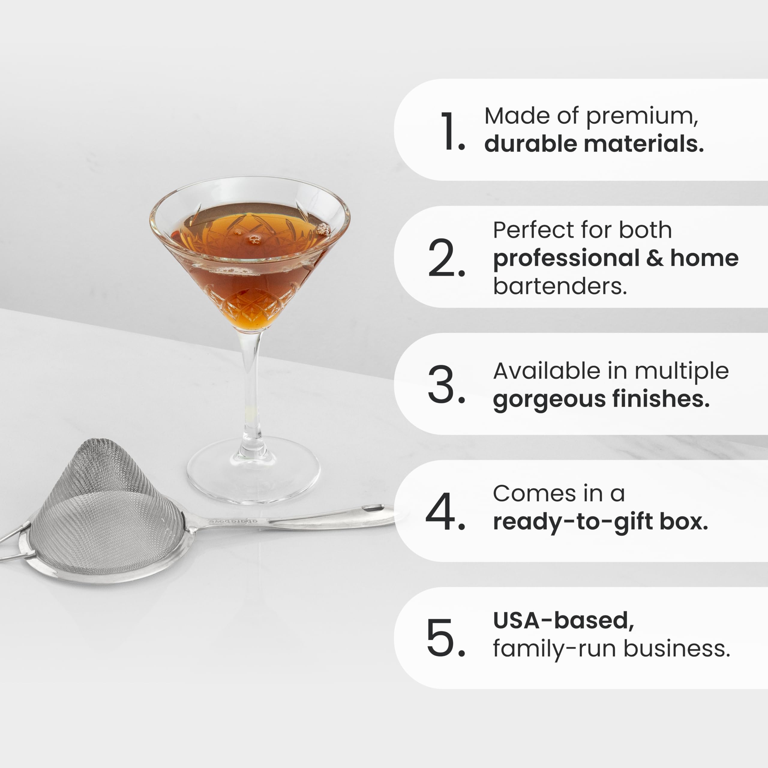 A Bar Above mango ergonómico para mayor comodidad al filtrar bebidas.