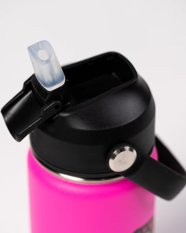 Botella de doce onzas de A FOR ADLEY, lista para mochila