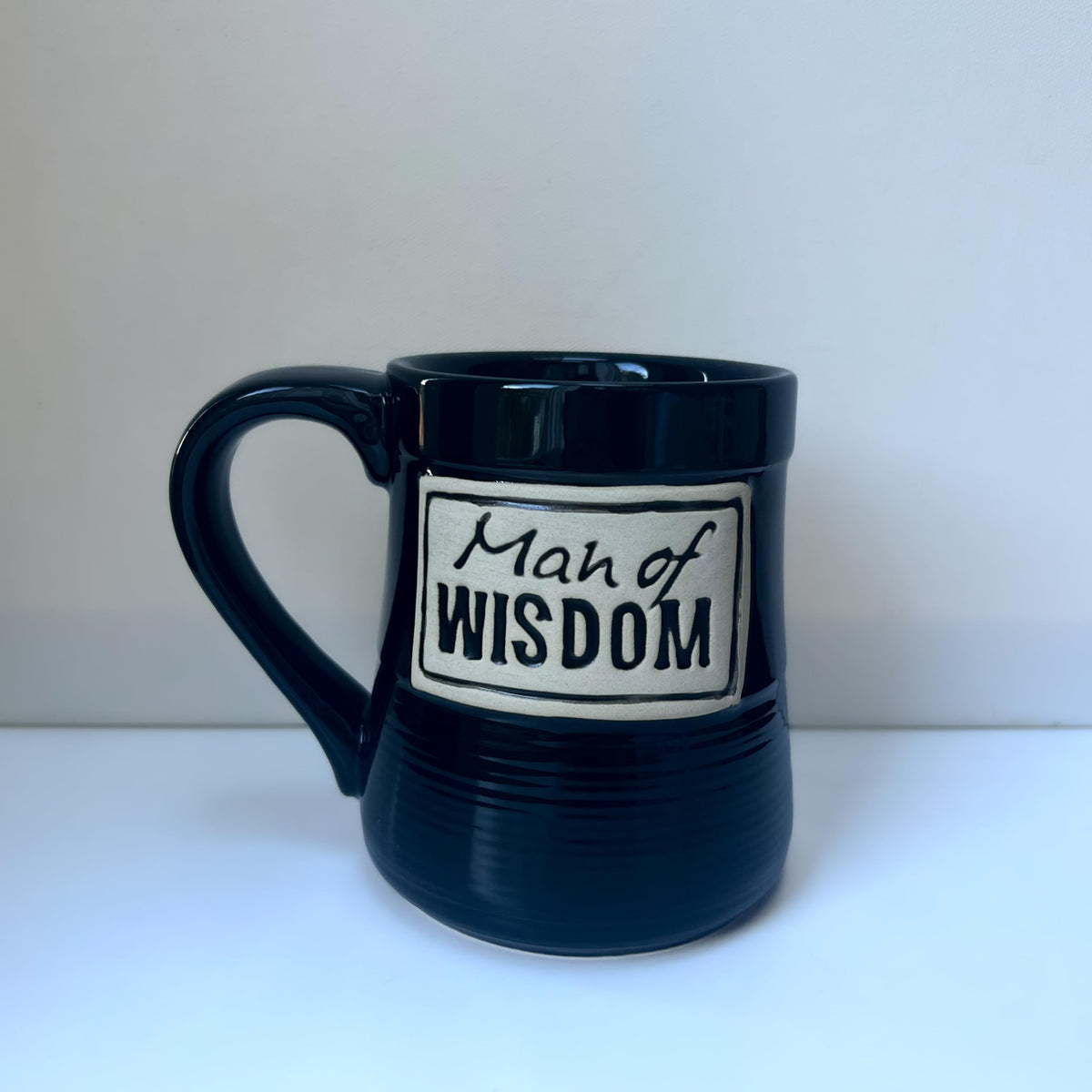 Abbey CA Gift Taza sabiduría vista frontal, ideal para café matutino