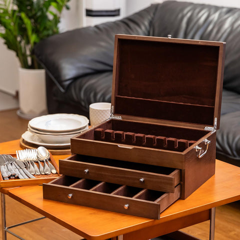 ACBORN caja cubiertos madera natural destaca textura y durabilidad.