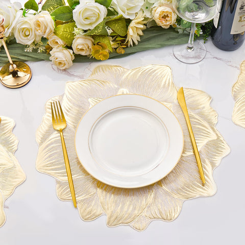 Diseño relieve oro AdasBridal añade sofisticación a la mesa.