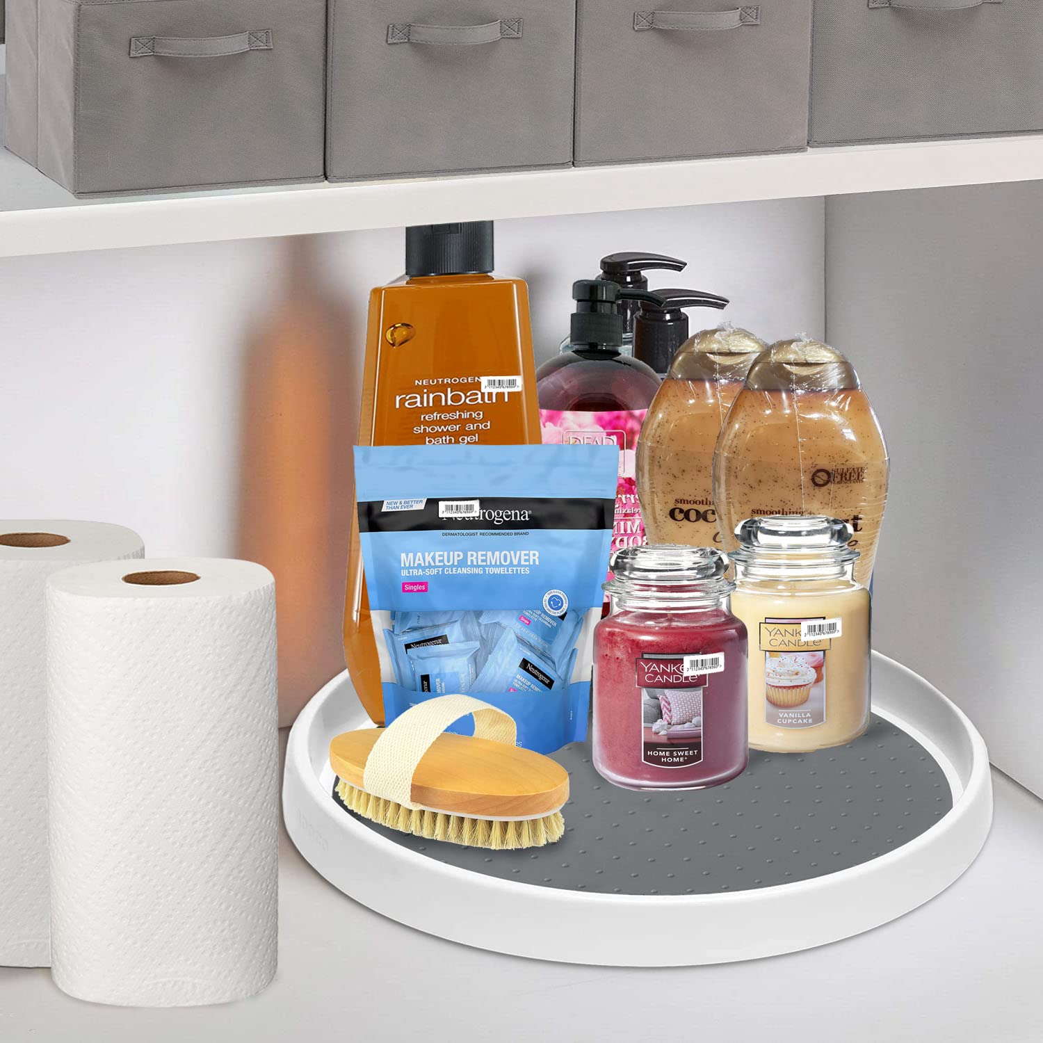 Adoco Lazy Susan de 12 pulgadas facilita el acceso a productos de limpieza sin desorden.
