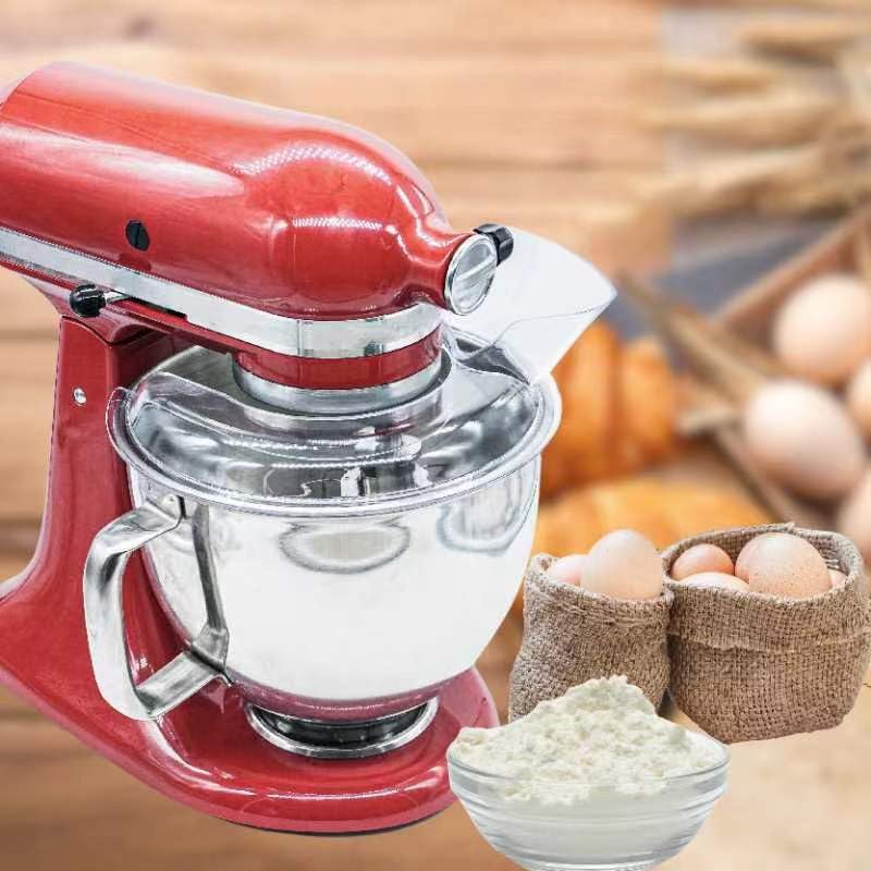 Uso diario con Adwrparts para protección de salpicaduras al batir ingredientes.