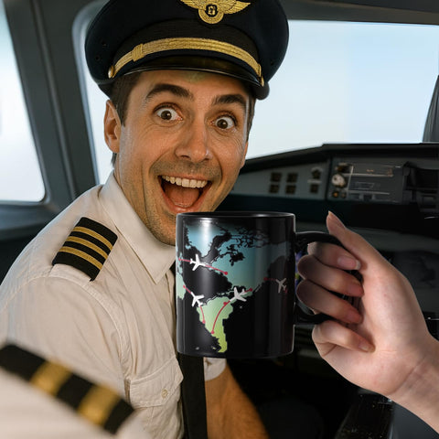 Taza AeroClix rutas aereas: aviones se revelan con bebidas calientes.
