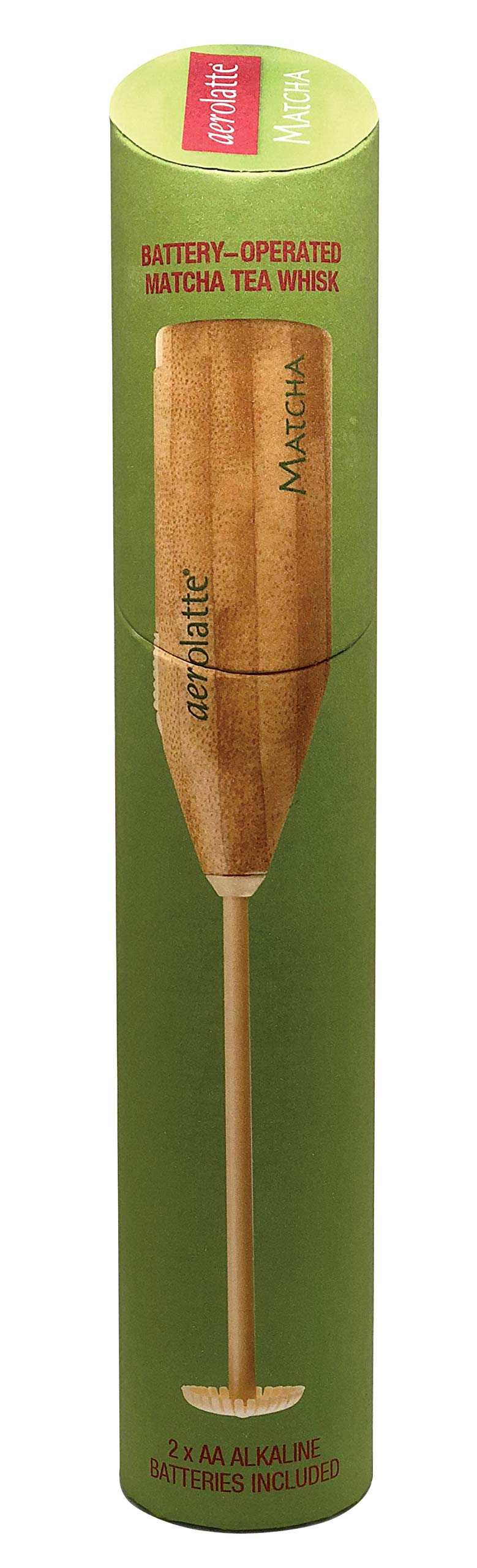 Aerolatte espumador de matcha midiendo té en taza para espumar rápidamente