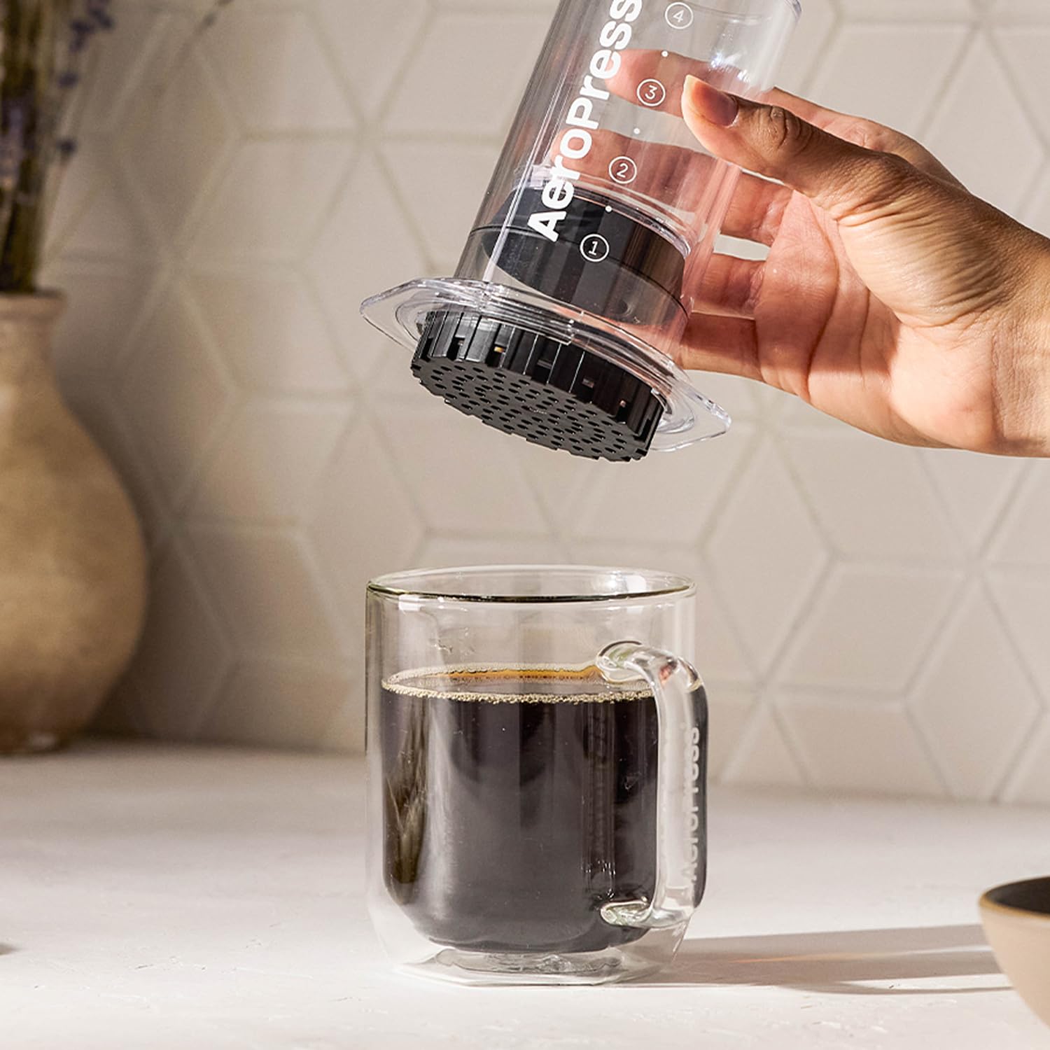 AeroPress Clear: cuerpo equilibrado en cada taza gracias a la Tritan.