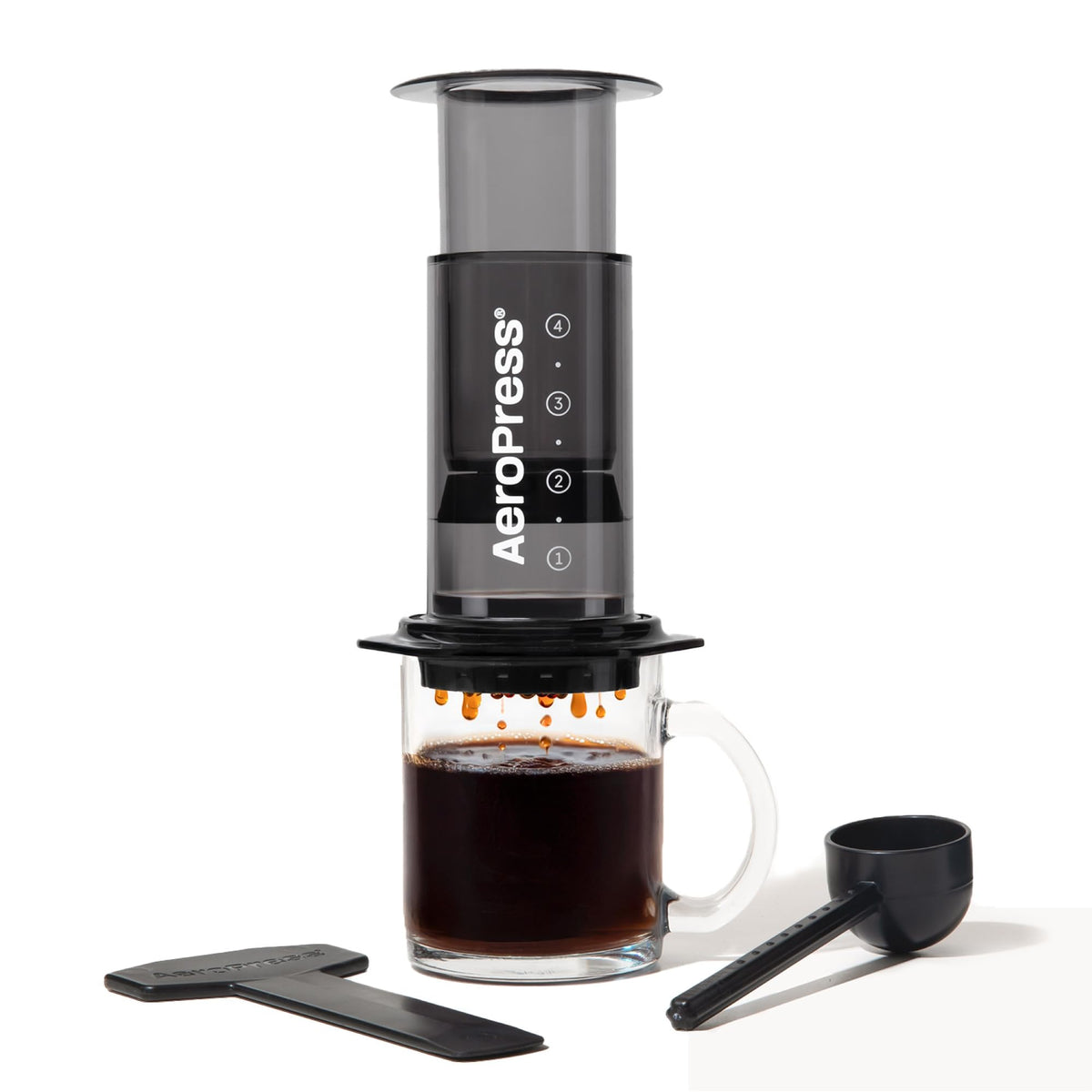 AeroPress Clear Black: vista clara del proceso para un control preciso de la extracción.