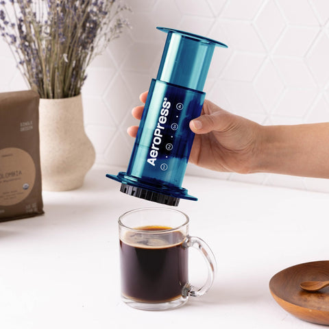 AeroPress portátil y compacto: ideal para viaje y camping.