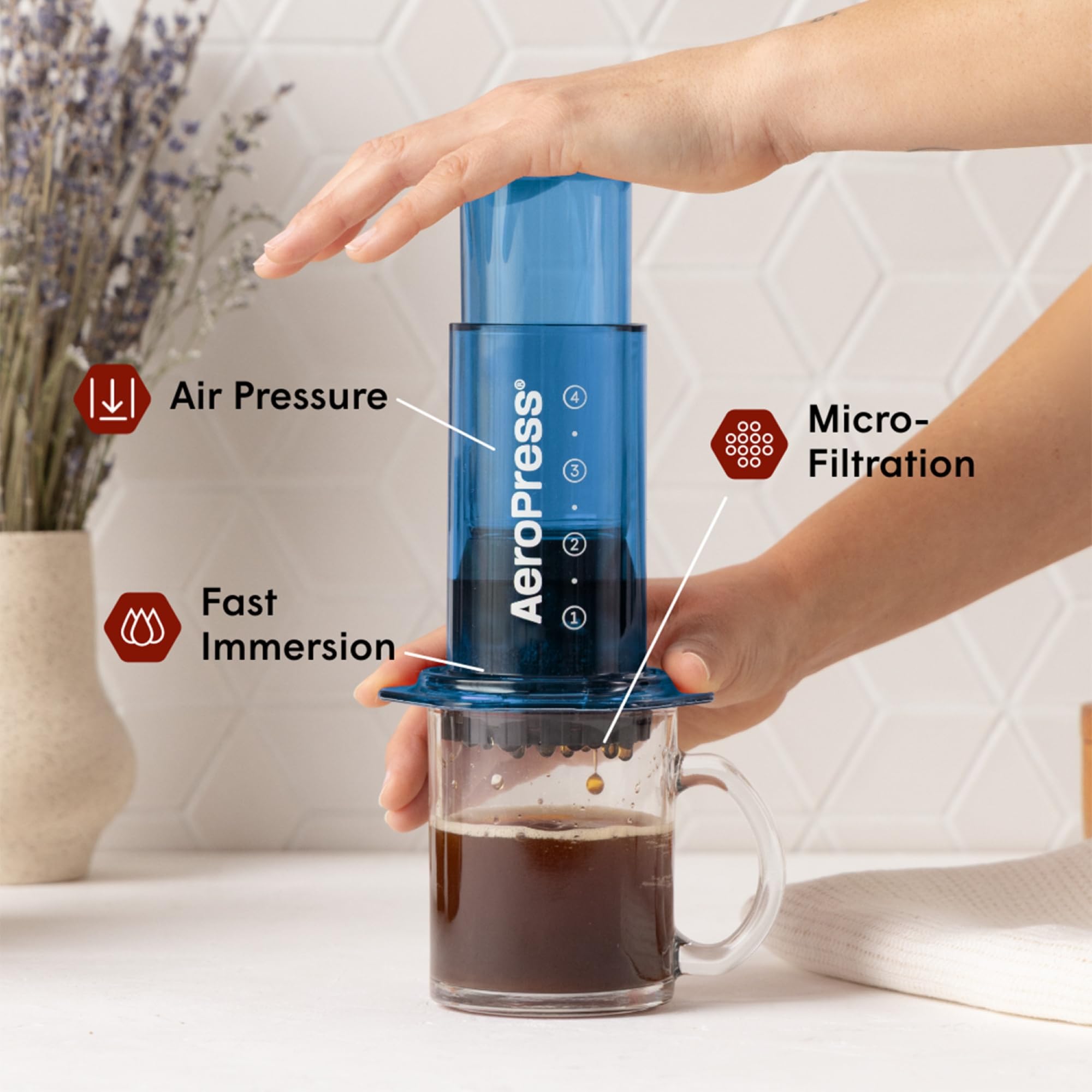 AeroPress tecnología 3 en 1: versatilidad para preparar café en casa.