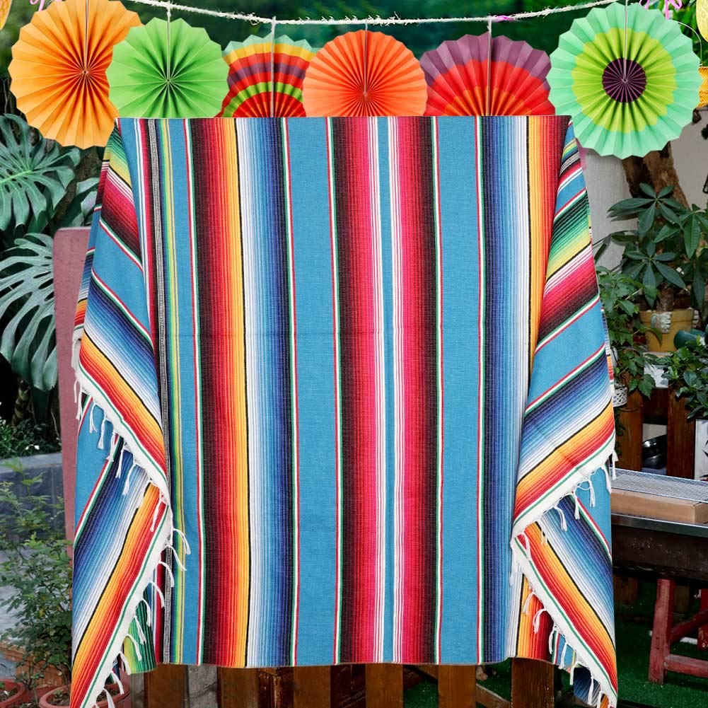 Cubierta de mesa duradera AerWo resistente a manchas para celebraciones.