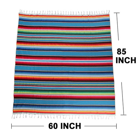 Diseño rayado colorido AerWo crea ambiente vibrante en la mesa.