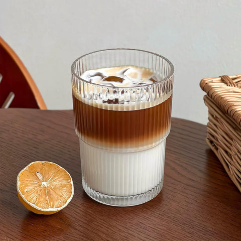 AFINSEA vaso portátil para llevar con tapa y pajilla, perfecto para viajes.