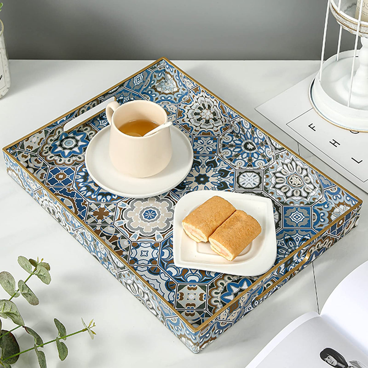 Bandeja AGIOTA boho grande con asas para salón, ideal para servir y decorar.