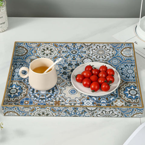 Bandeja AGIOTA rectangular con diseño vintage, opción elegante para centro de mesa.