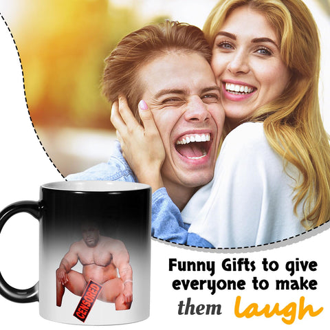 Taza humorística con mensaje que aparece al verter caliente.