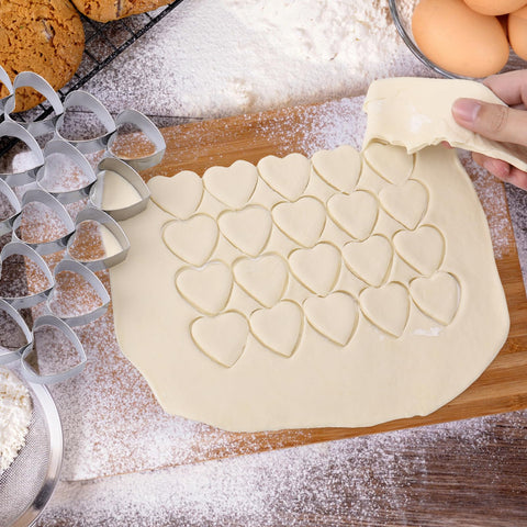 AIERSA cortes precisos en corazones para galletas vistosas.