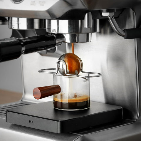 AIEVE, opción versátil para bebidas y licores sin dilución.