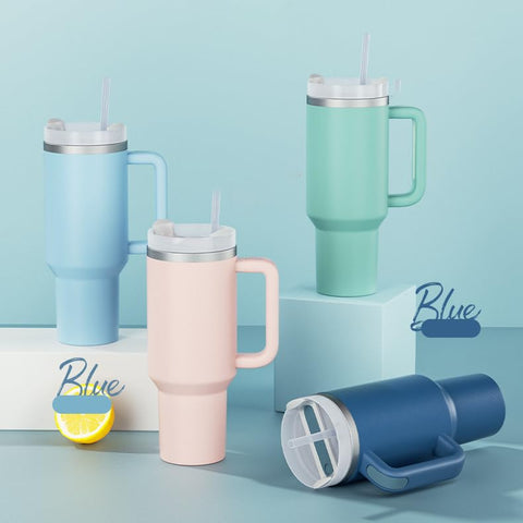 Tapa práctica Aimery para Stanley Quencher 40oz, protege bebidas y polvo.