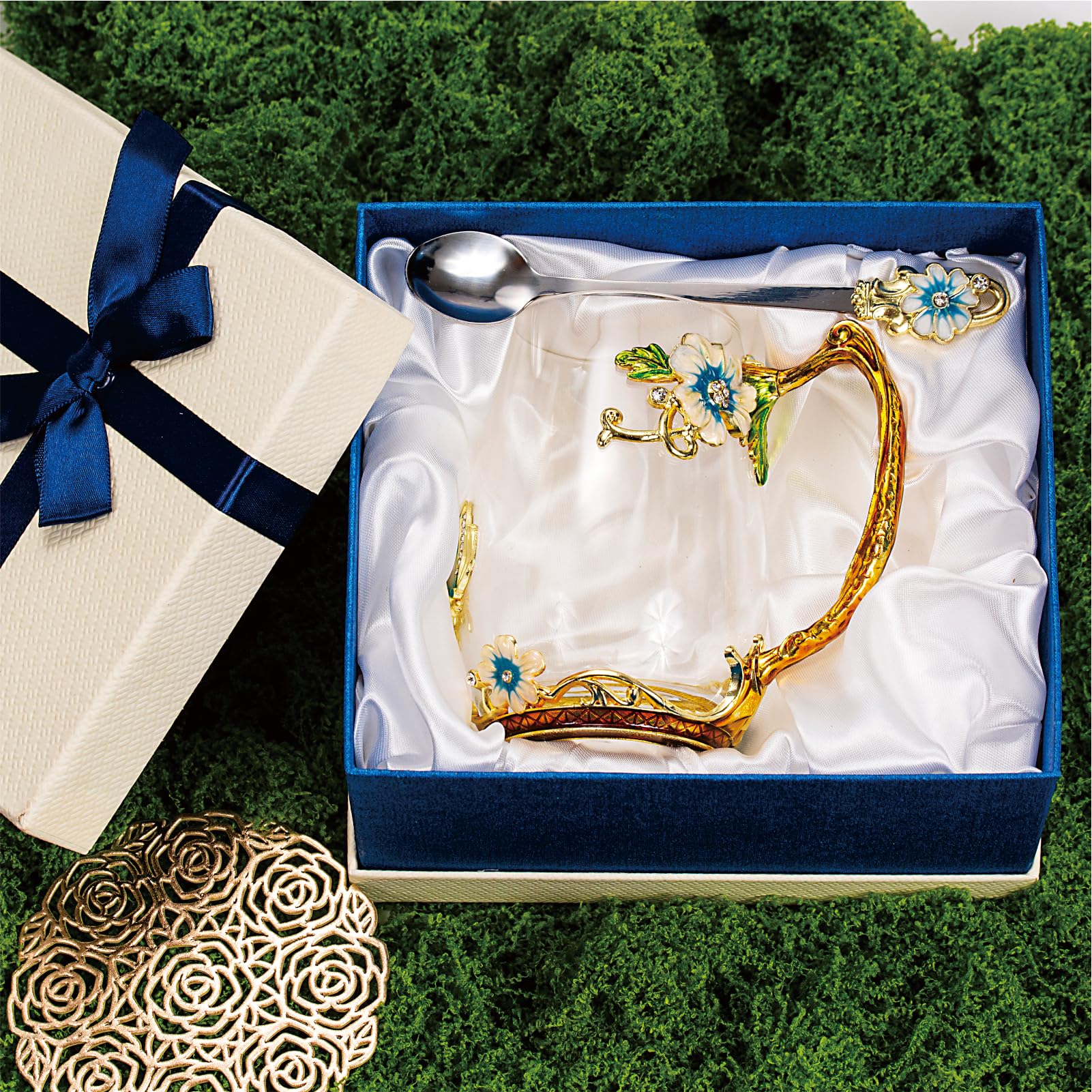 Regalo AISVELDY: taza en caja elegante, lista para sorprender.