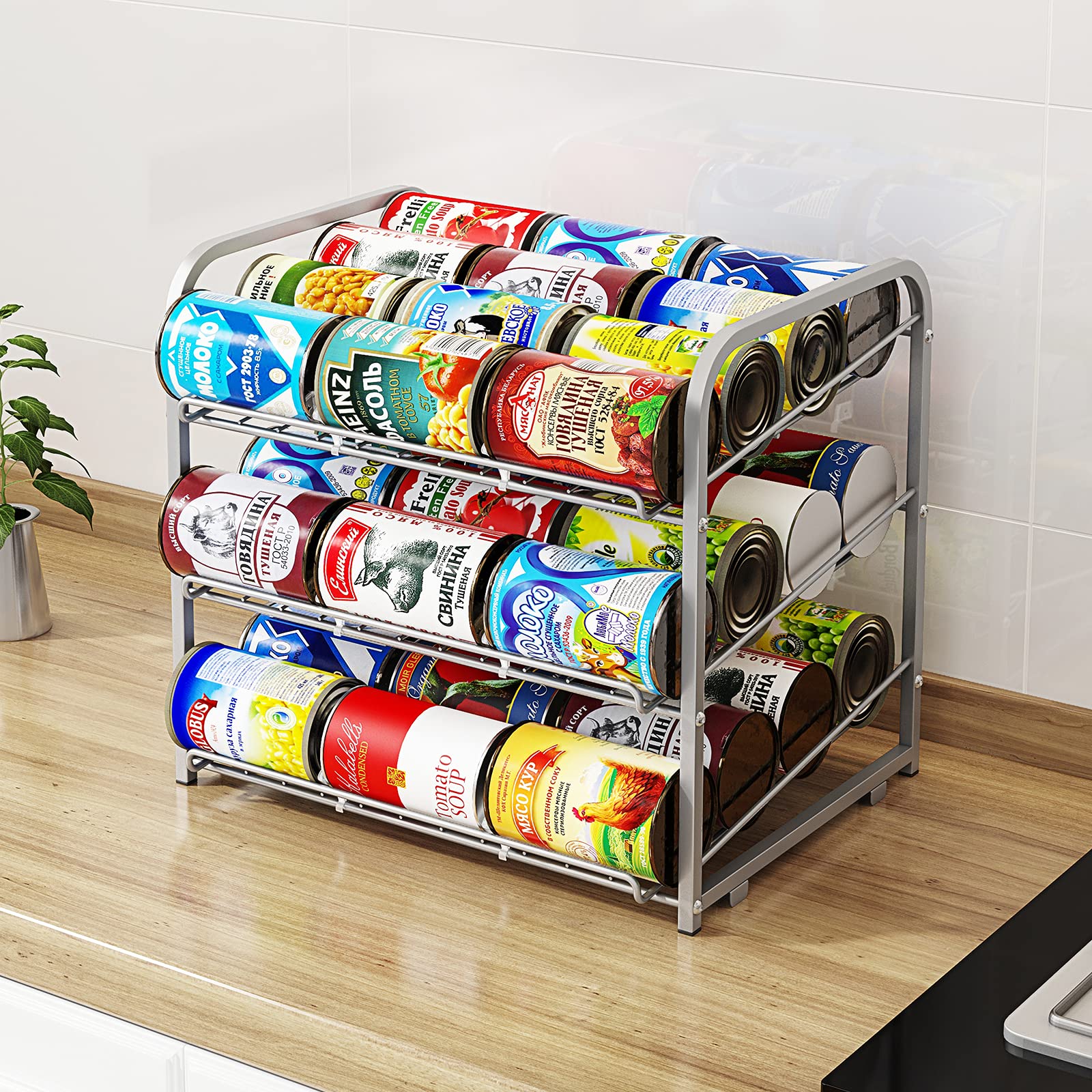 AIYAKA organizador de latas tres niveles, detalle tilt: las latas se deslizan hacia adelante.