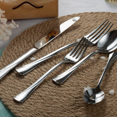 Alata Alice tenedor de cena, acabado espejo, diseño moderno.