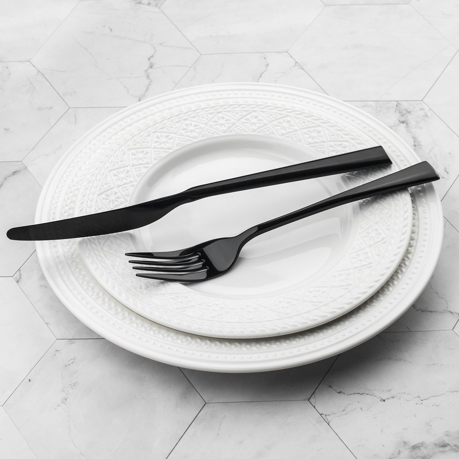 Servicio para cuatro, perfecto para cenas familiares con Alata Bailey Black.