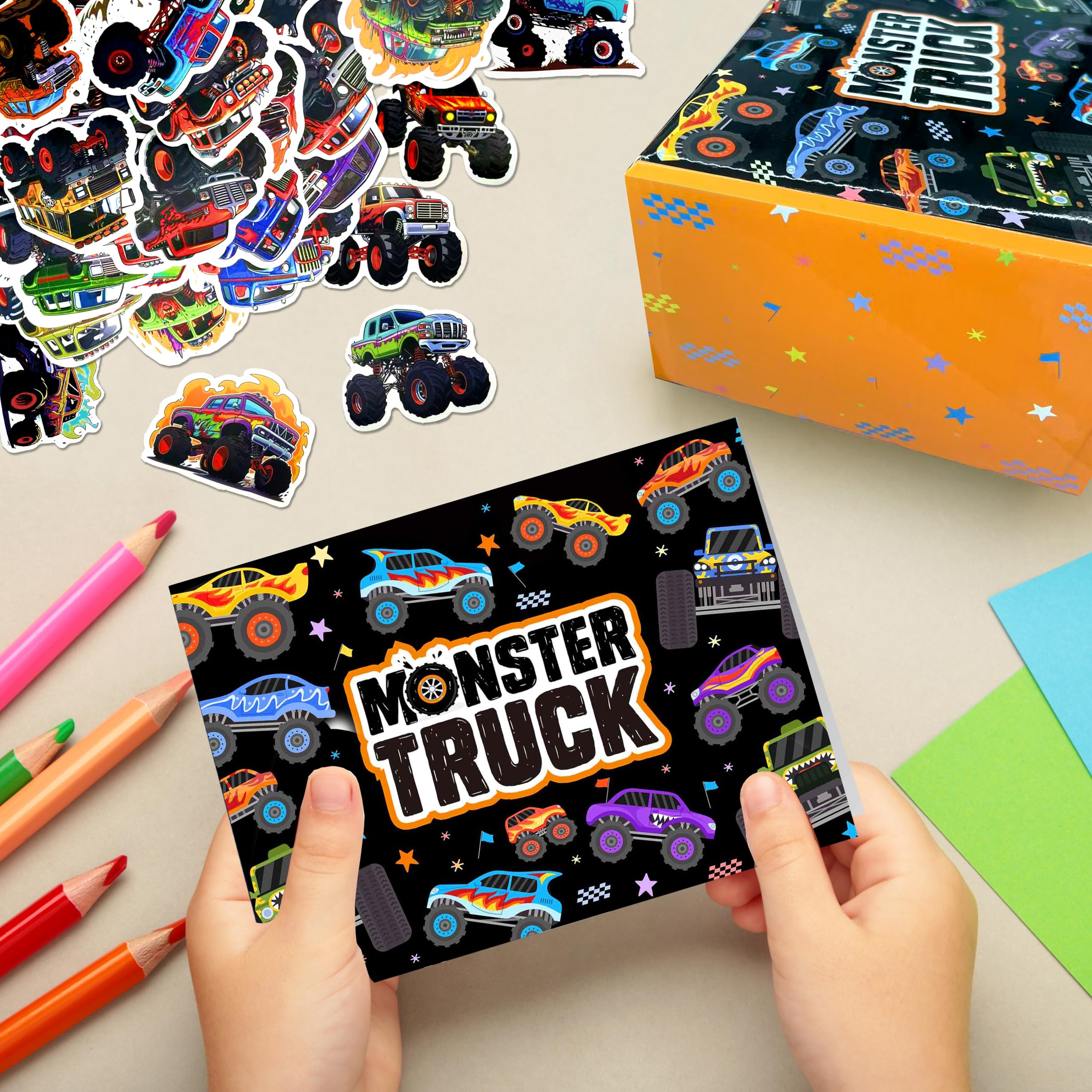 Tarjeta de saludo Aleture Monster Trucks; toque personal para regalar.