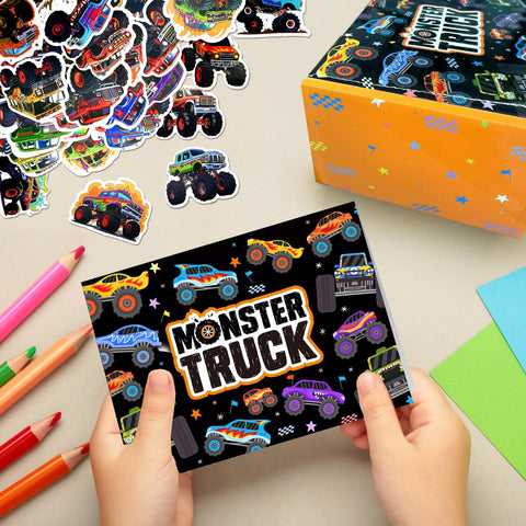 Tarjeta de saludo Aleture Monster Trucks; toque personal para regalar.