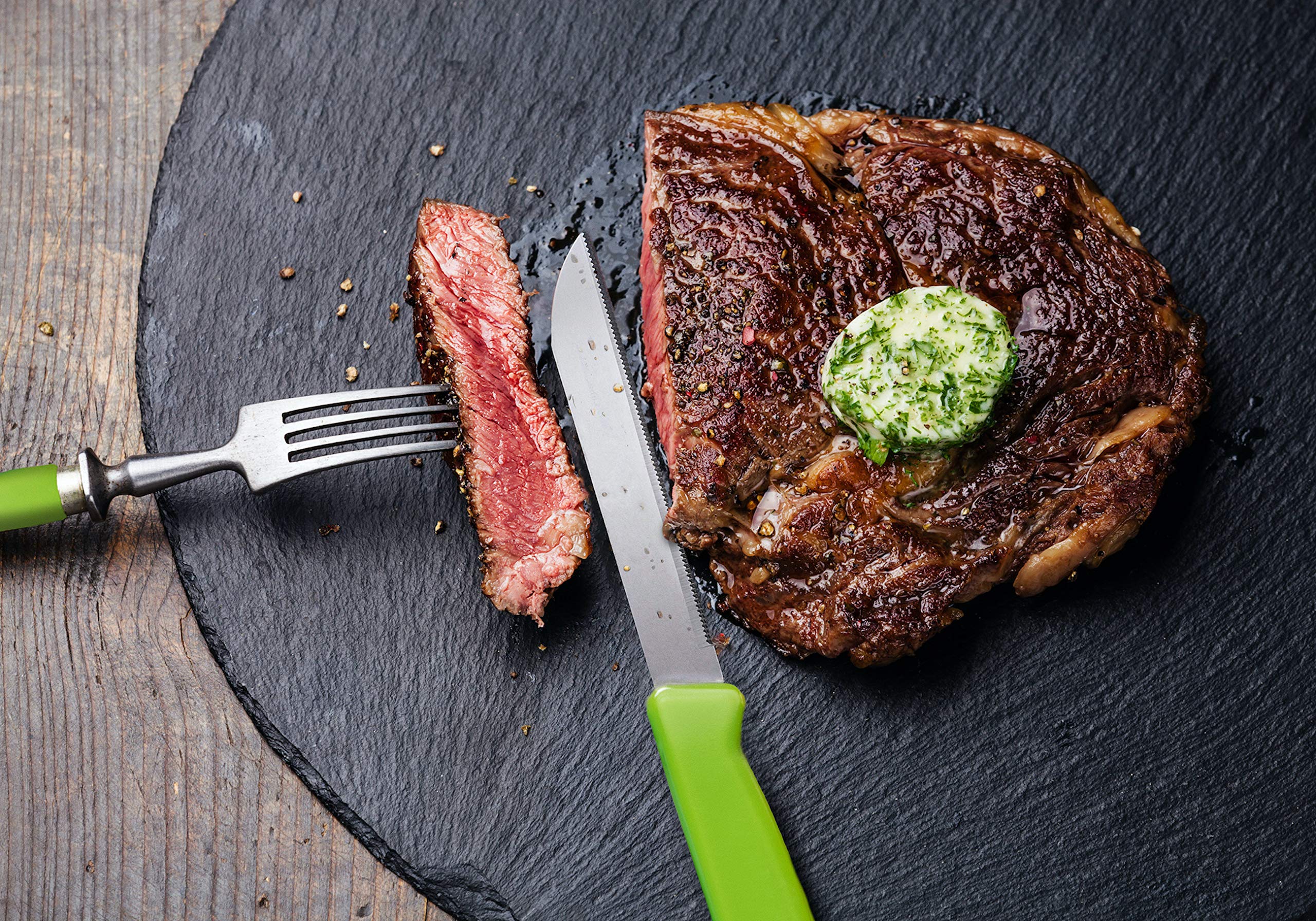 Alfi cuchillos dentados para corte pan y carne con filo duradero.