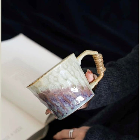 Taza Alikexin con acabado terroso y toque vintage.