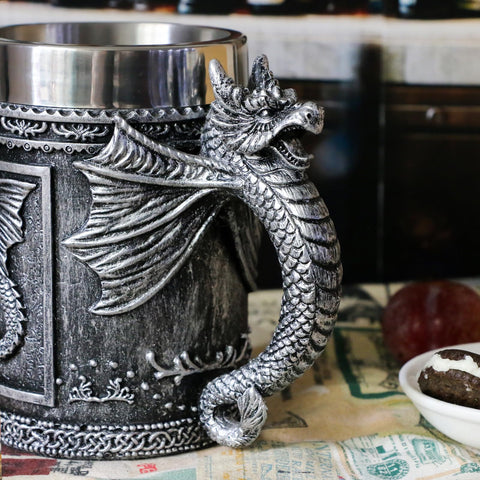alikiki Taza Dragón D&D grande, detalle de escamas grabadas.