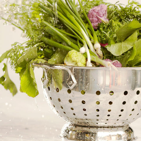 Colador All-Clad con mango integrado ideal para baño María.