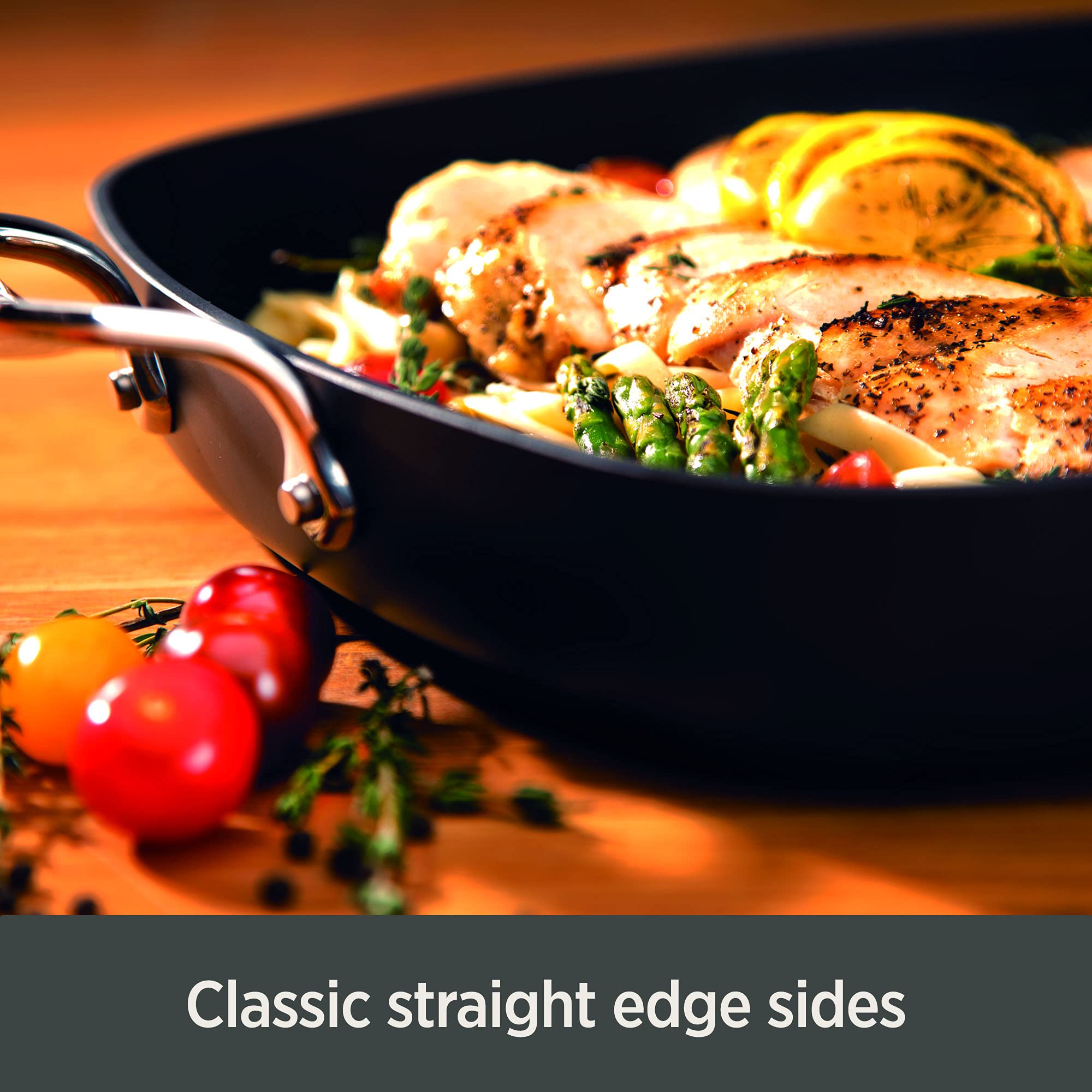 All-Clad Essentials conjunto compacto para cocción diaria y almacenamiento sencillo