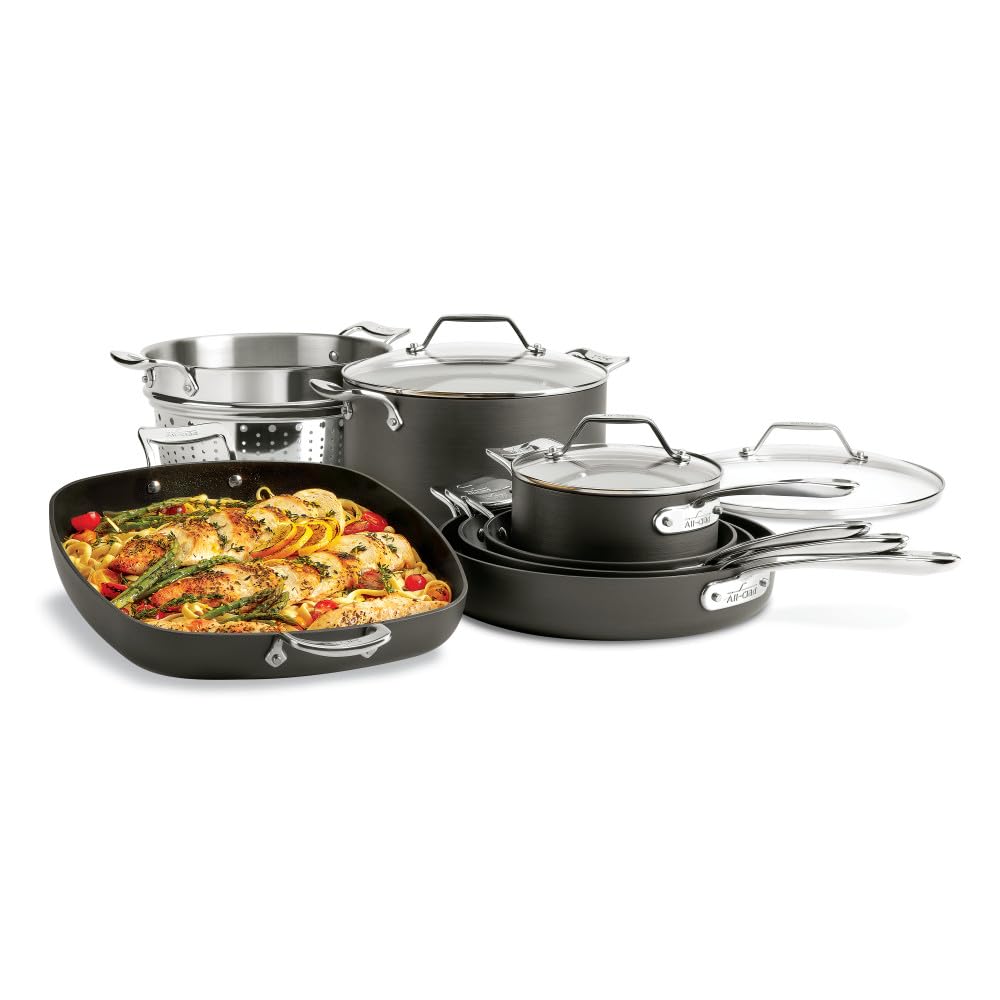 All-Clad Essentials sartén de 8,5 pulgadas con antiadherente para cocinar sin esfuerzo.