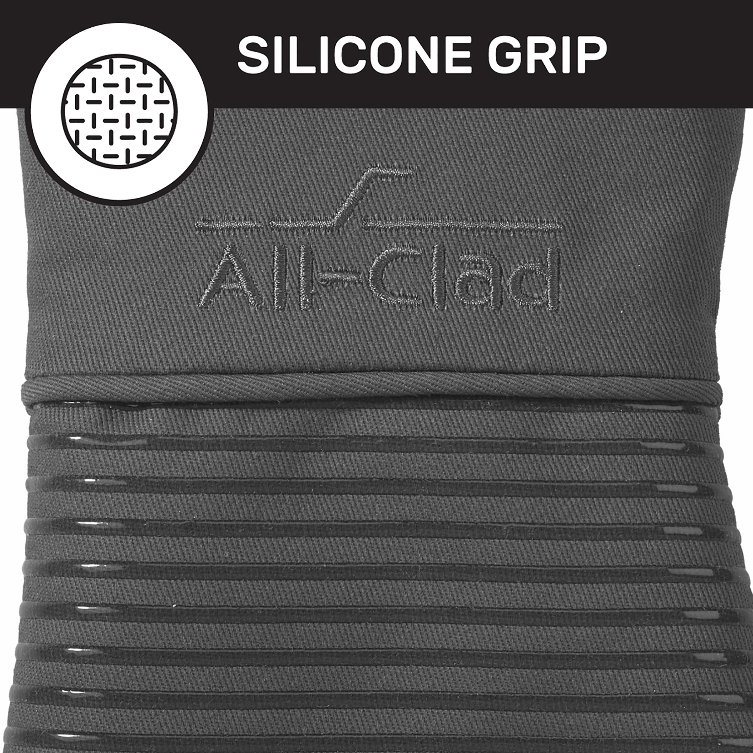 Guantes All-Clad con silicona texturizada para agarre firme y control al cocinar.