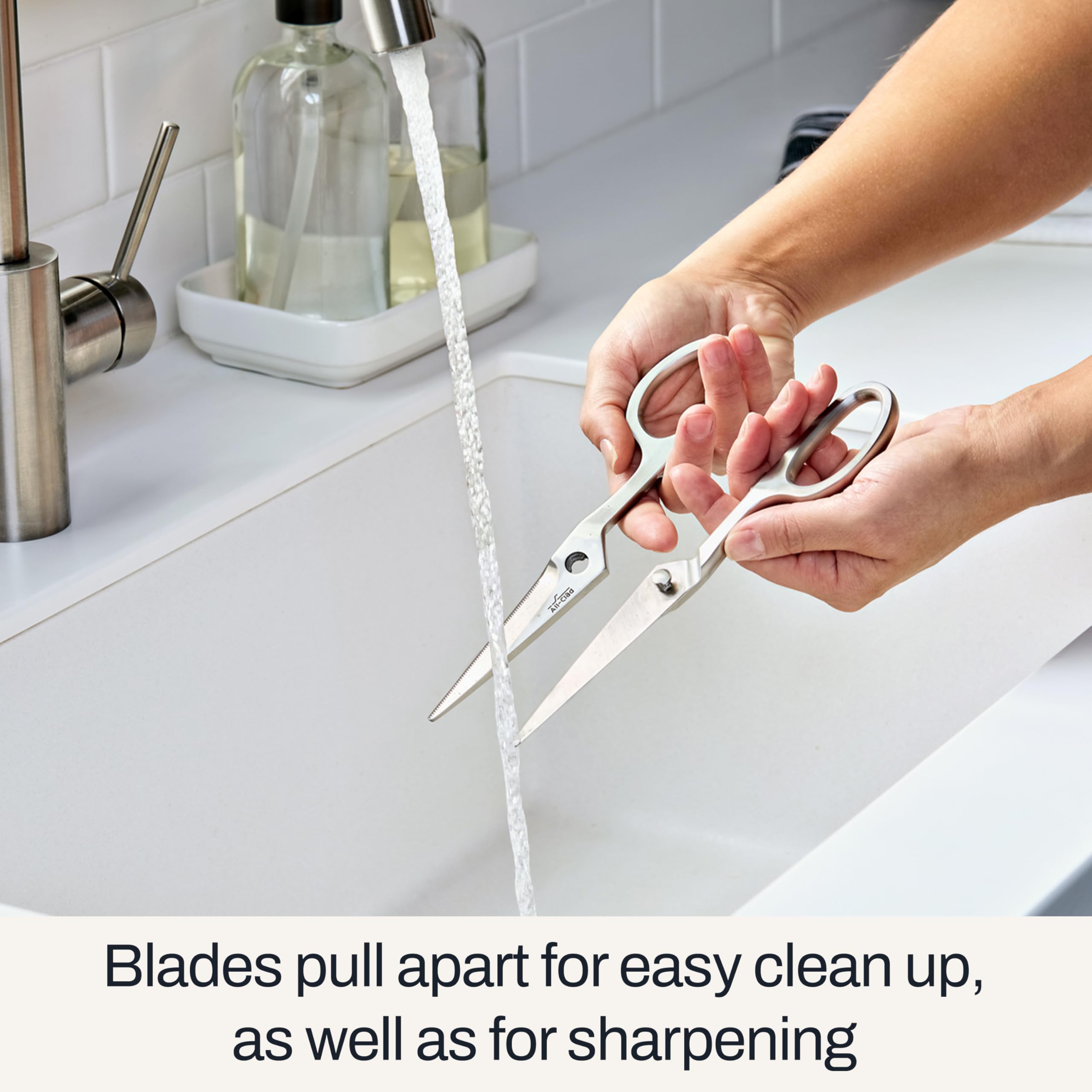 Tijeras All-Clad diseño ergonómico que reduce la fatiga