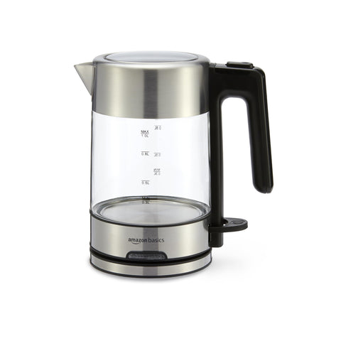 Amazon Basics hervidor frontal mostrando cuerpo de vidrio y tapa metálica, beneficio: aspecto elegante y claro