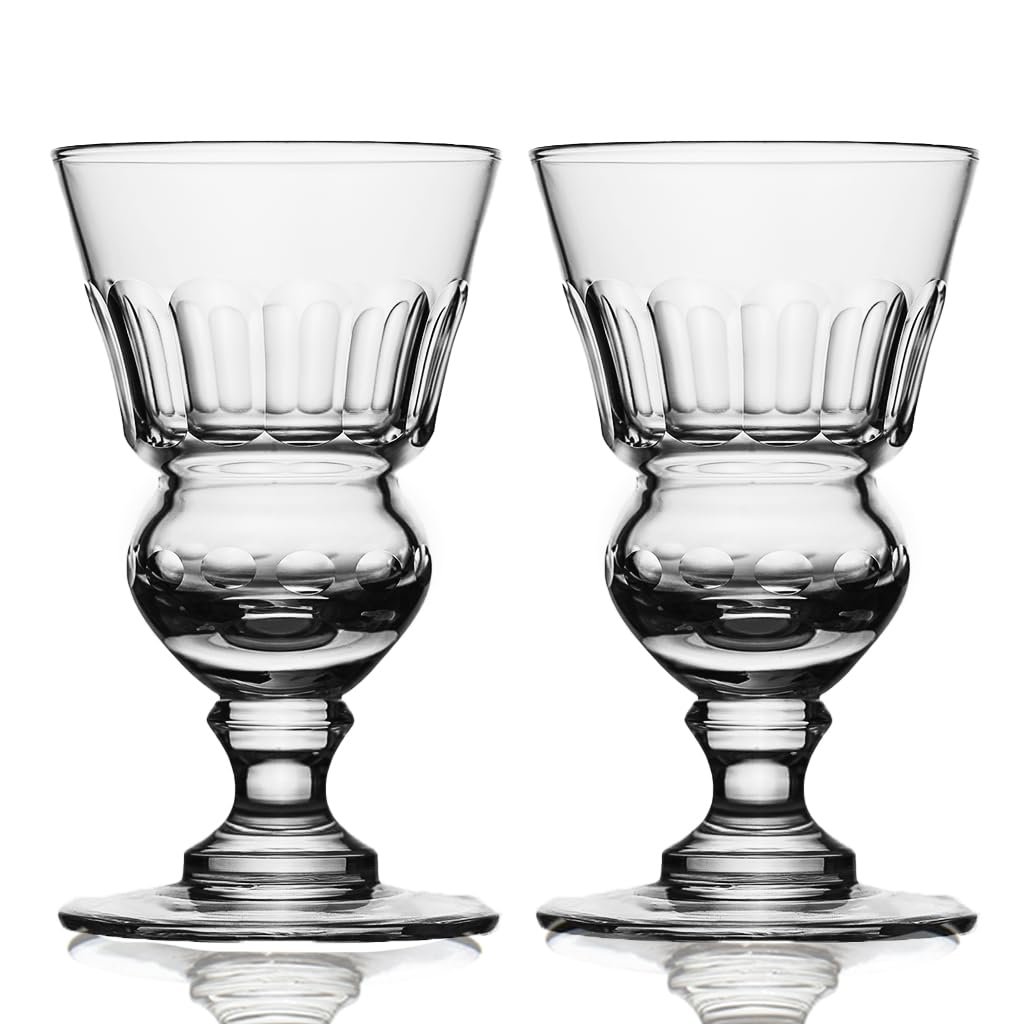 Amehla vasos Pontarlier con depósito, realzan el ritual de la bebida.