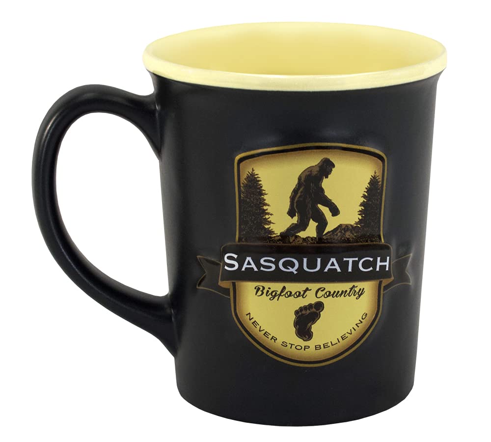 Americaware Taza Bigfoot Emblema 18oz, ideal para café matutino con diseño de Bigfoot.